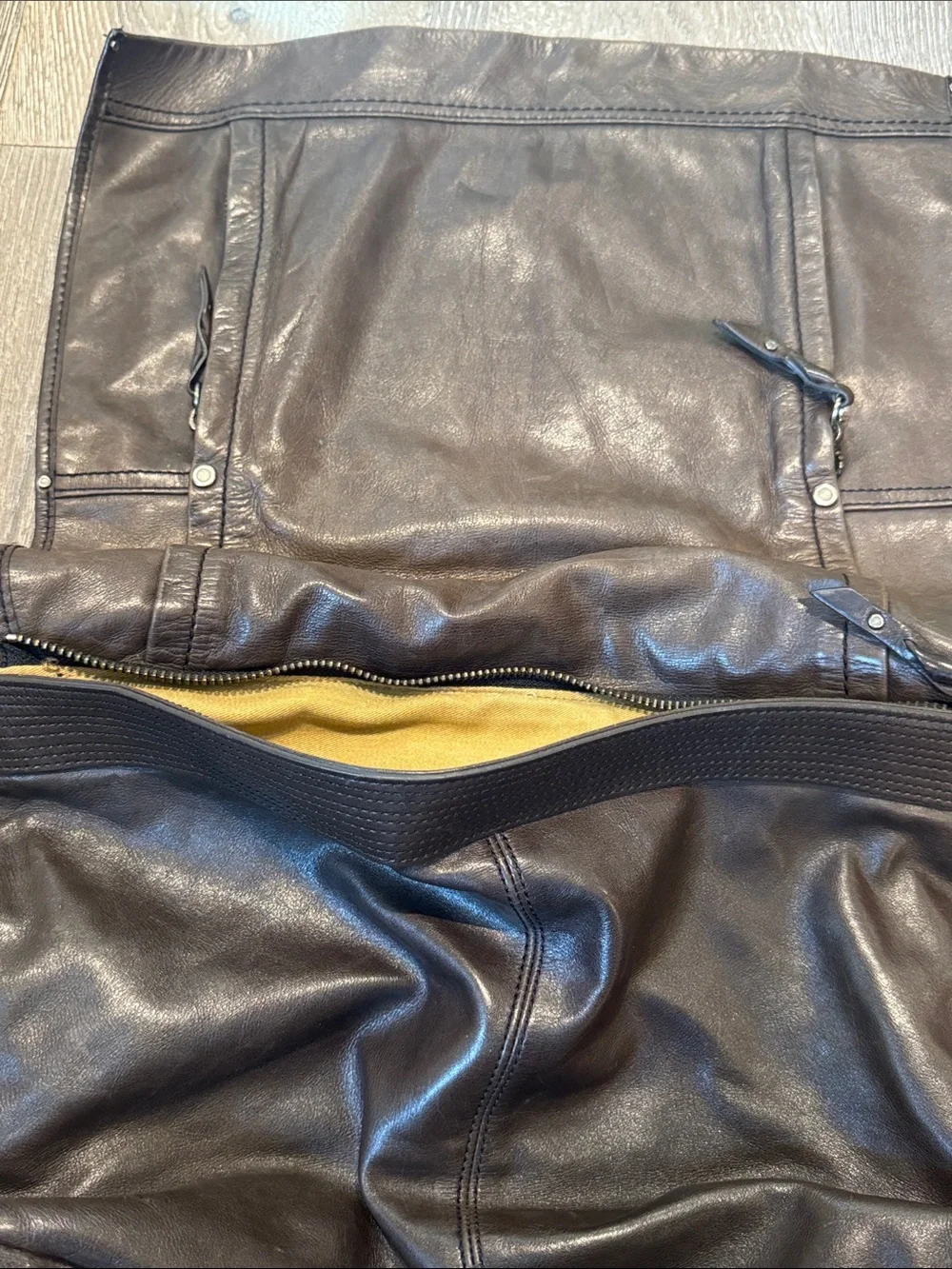 Vintage Andrew Marc Brown Leather Messenger Bag with Adjustable Strap